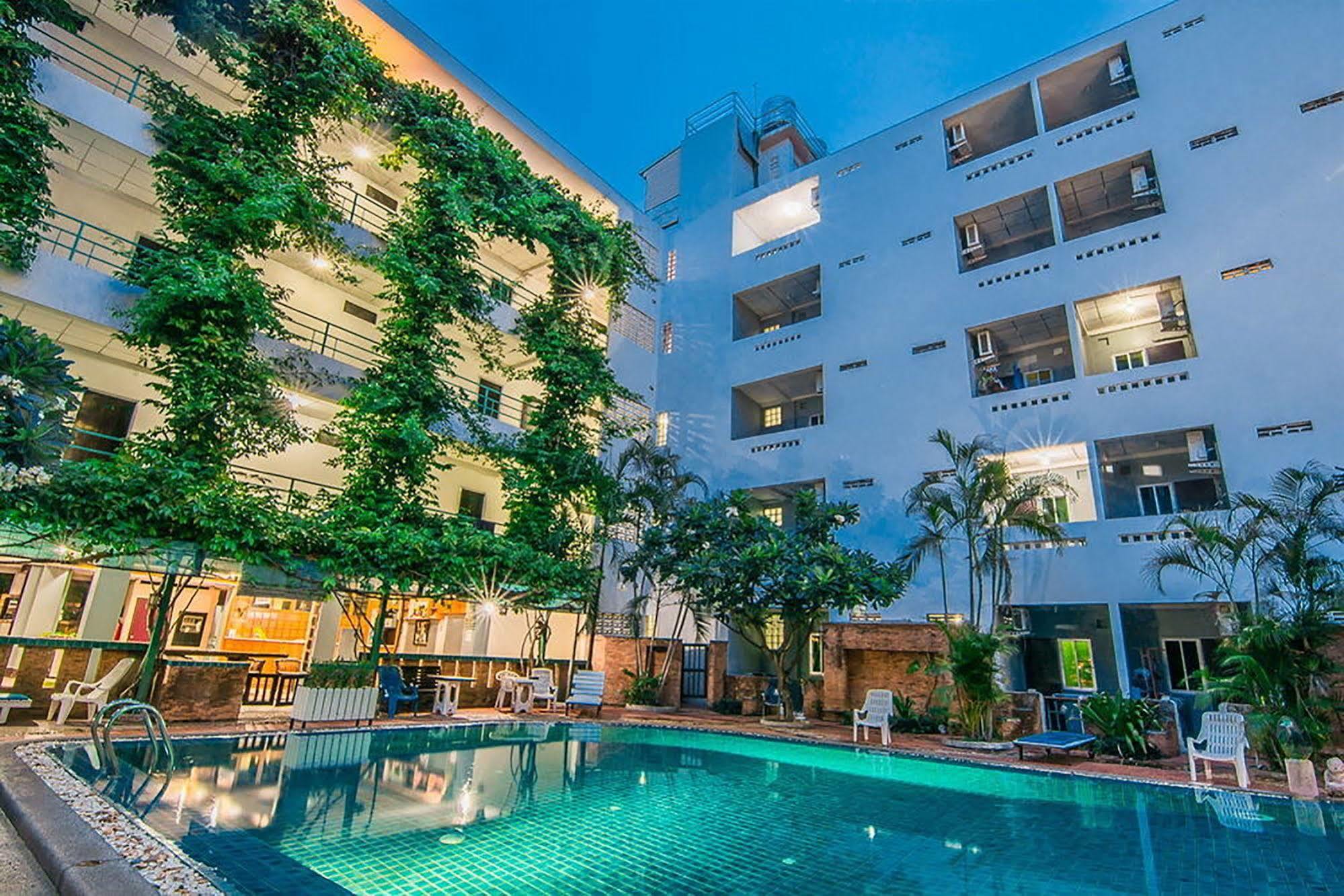 Sutus Court 3 Otel Pattaya Dış mekan fotoğraf