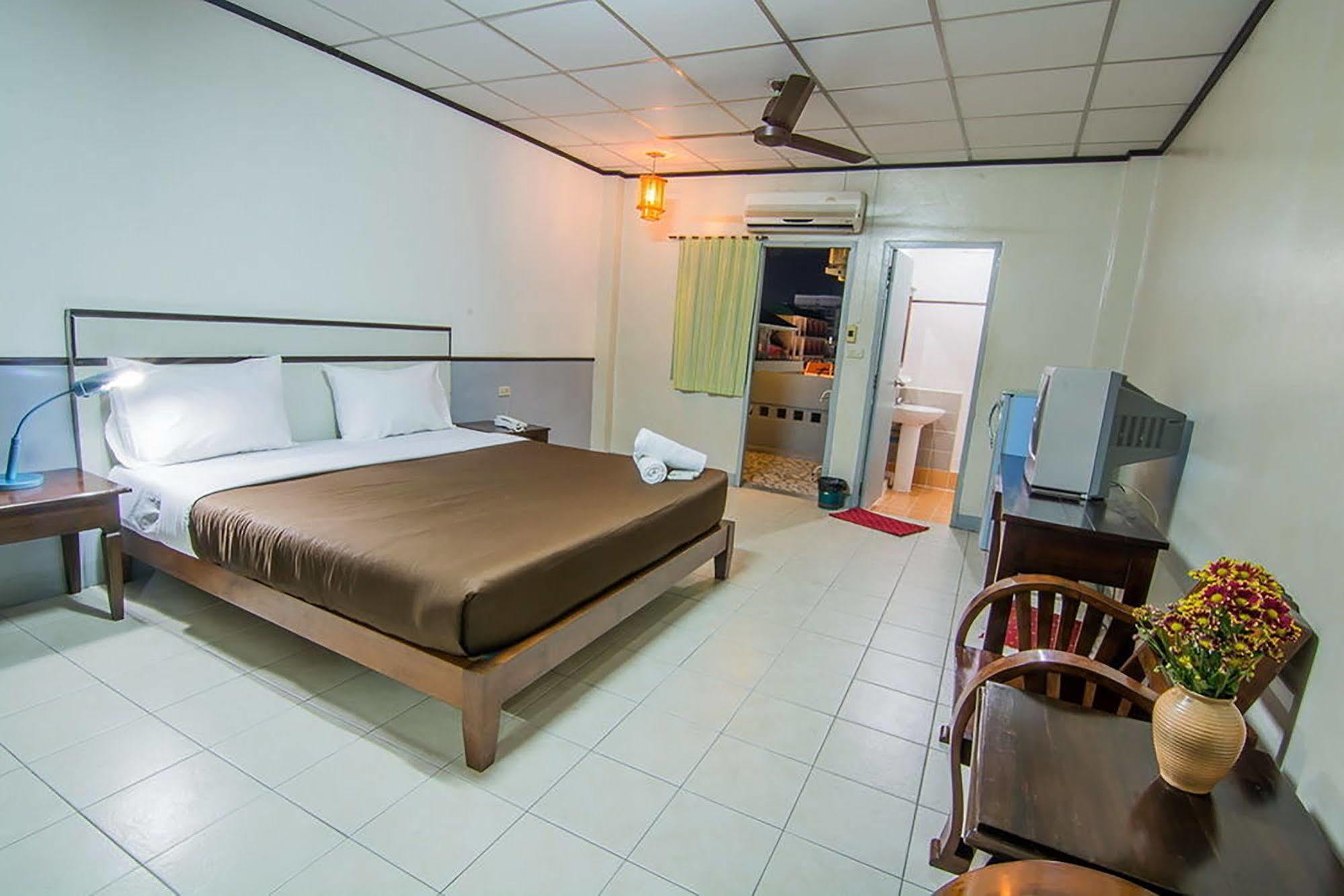 Sutus Court 3 Otel Pattaya Dış mekan fotoğraf