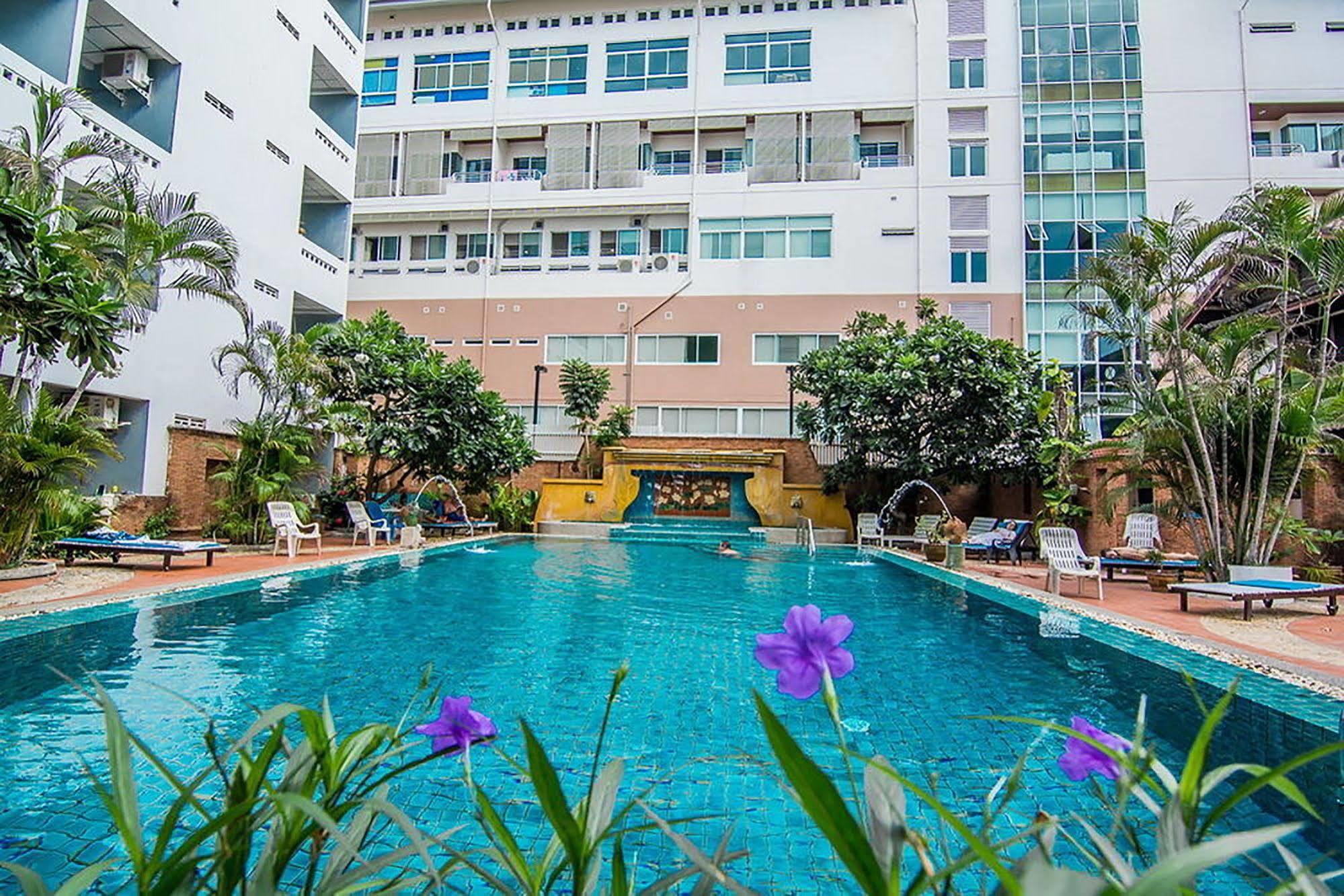 Sutus Court 3 Otel Pattaya Dış mekan fotoğraf